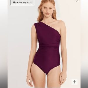 💜 J Crew rouched one piece swimsuit 💜